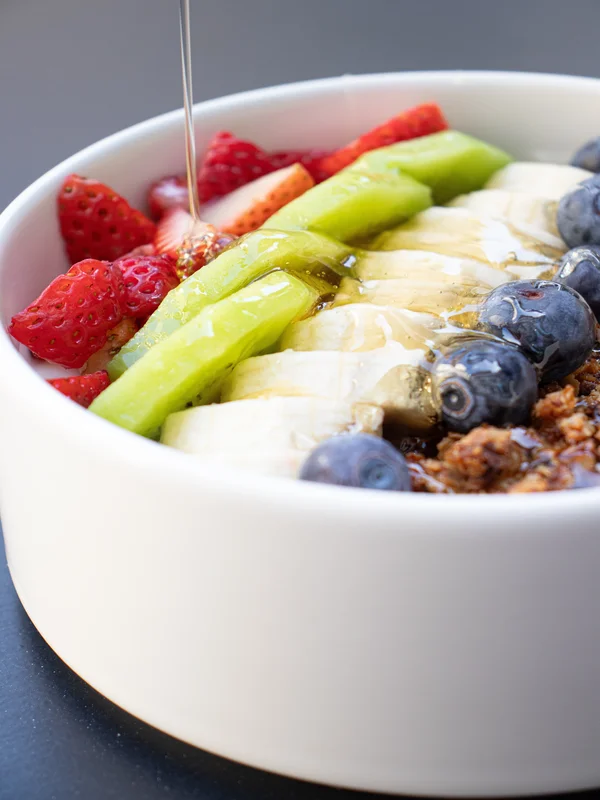 Bowl de Yogurt Natural con Frutas